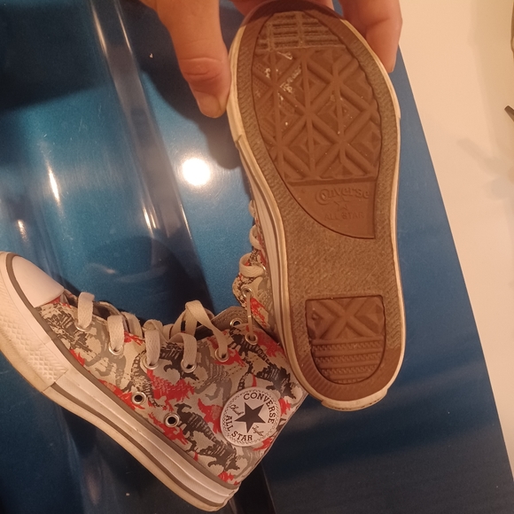 Taylor converse size 13 kids - Picture 4 of 6